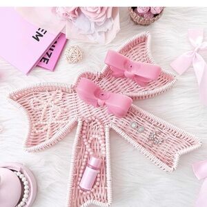 Pink Bow 🎀 new Rattan vanity table tray